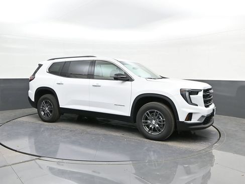 Used 2025 GMC Acadia Elevation image 17