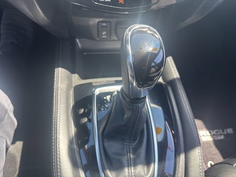 Used 2018 Nissan Rogue Sport SL AWD/4WD image 12