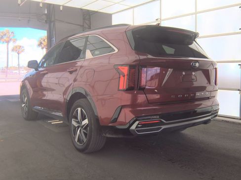 Used 2021 Kia Sorento S image 10