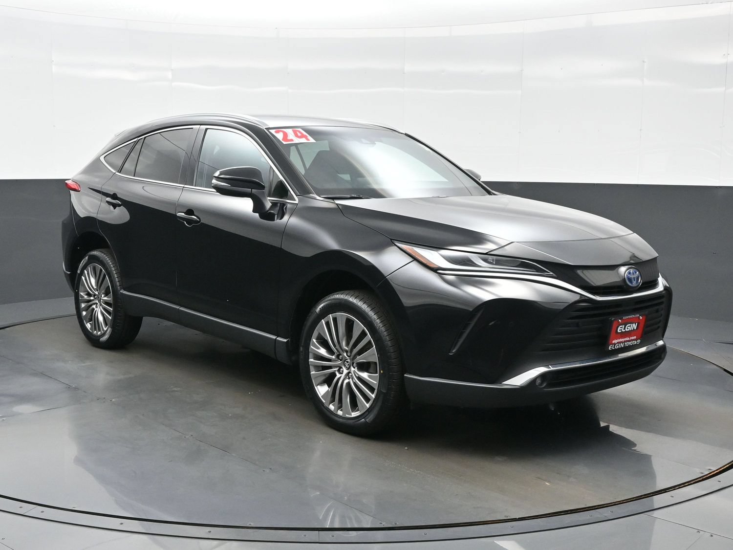 Used 2024 Toyota Venza XLE AWD/4WD image 8