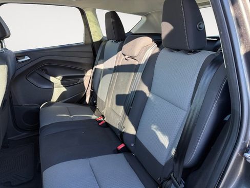 Used 2017 Ford Escape SE image 10