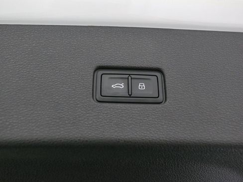 Used 2023 Audi Q8 Premium w/ Convenience Package AWD/4WD image 14