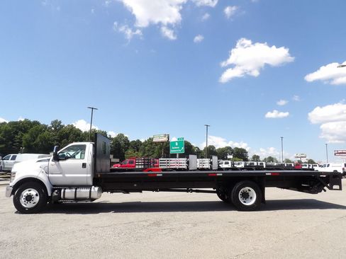Used 2018 Ford F750 2WD Regular Cab Super Duty image 50