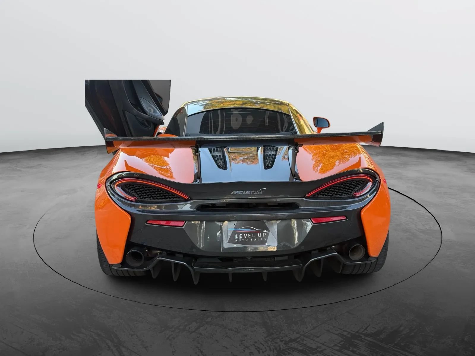 Used 2017 McLaren 570S Coupe RWD image 9