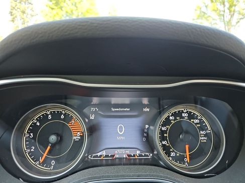 Used 2022 Jeep Cherokee Limited AWD/4WD image 19