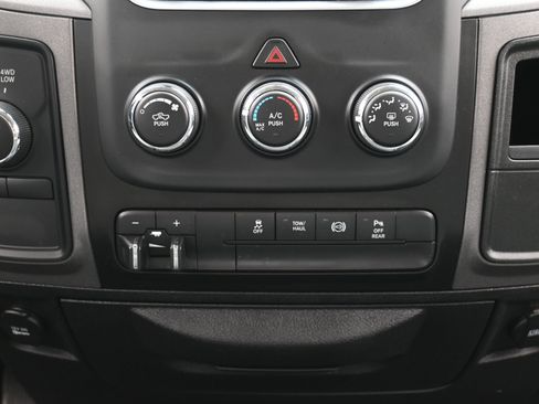 Used 2018 RAM 2500 Tradesman w/ Chrome Appearance Group image 34