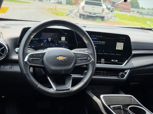 Used 2025 Chevrolet Equinox LT FWD image 33