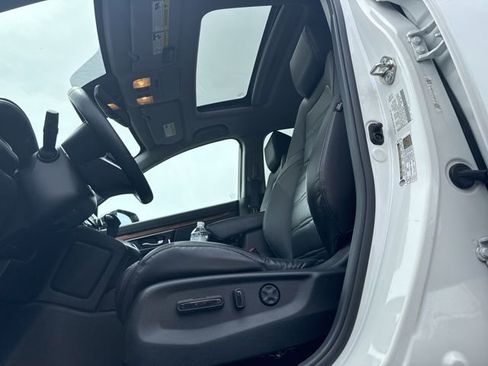 Used 2017 Honda CR-V Touring image 15