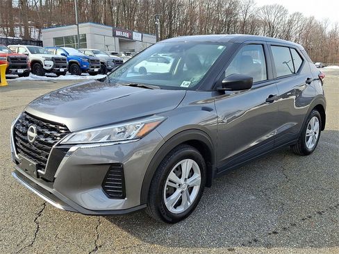 Certified 2023 Nissan Kicks S image 3