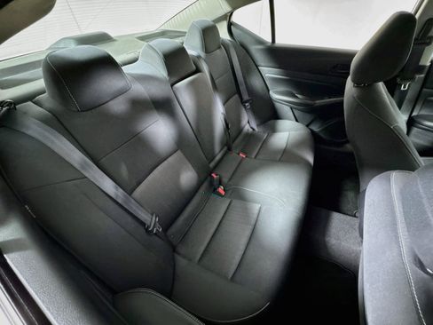 Used 2024 Nissan Altima 2.5 SV AWD/4WD image 25