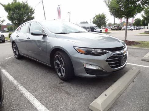 Used 2023 Chevrolet Malibu LT FWD image 3