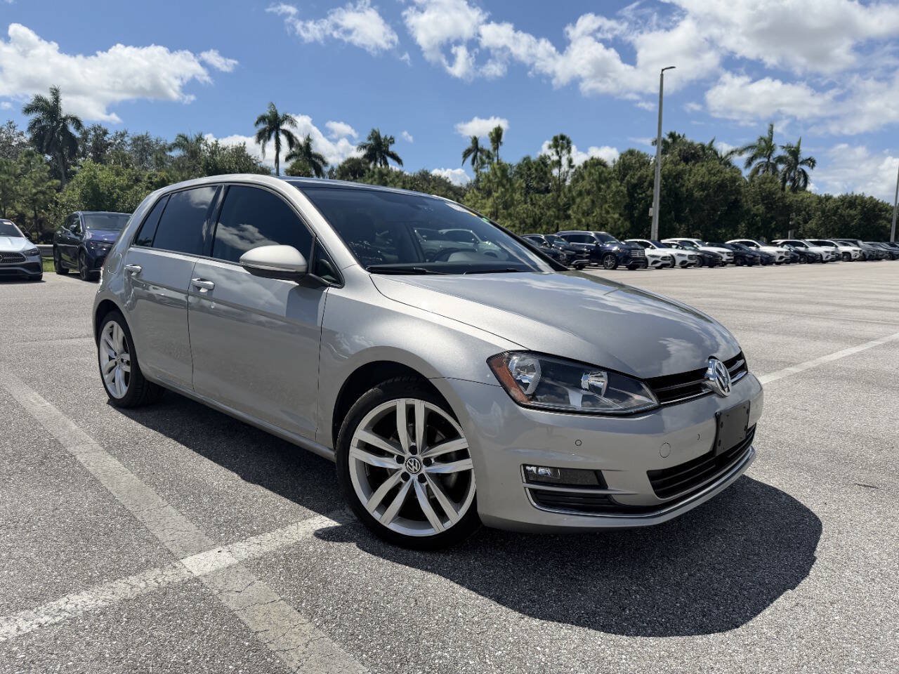 Used 2015 Volkswagen Golf TDI S FWD image 1