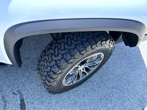 Used 2020 Chevrolet Colorado ZR2 AWD/4WD image 23