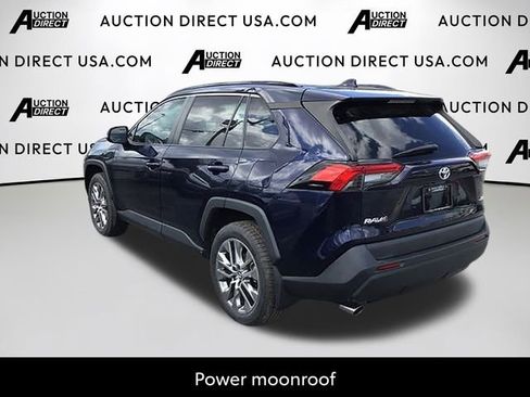 Used 2020 Toyota RAV4 XLE Premium image 5