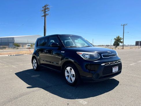 Used 2015 Kia Soul FWD image 3