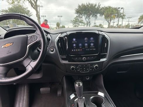 Certified 2020 Chevrolet Traverse LT image 11