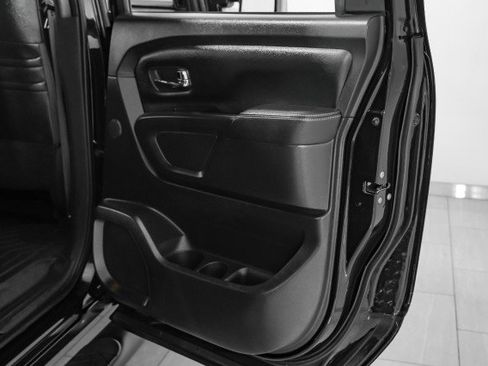 Used 2019 Nissan Titan SL w/ Midnight Edition image 44