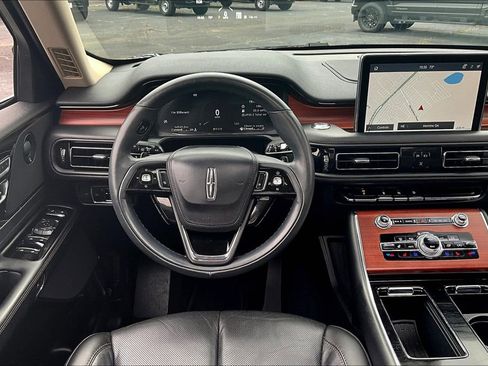 Certified 2023 Lincoln Aviator Reserve w/ Equipment Group 201A image 5