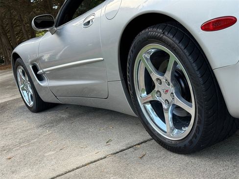 Used 2004 Chevrolet Corvette Coupe w/ Preferred Equipment Group image 29