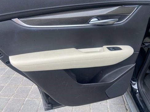 Certified 2022 Cadillac XT5 Sportv AWD/4WD image 25
