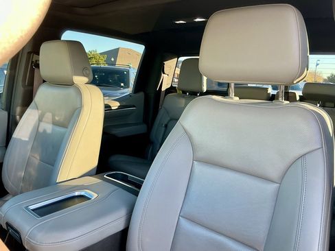 Used 2022 Chevrolet Silverado 1500 LTZ w/ LTZ Premium Package image 39