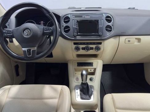 Used 2017 Volkswagen Tiguan S FWD image 16
