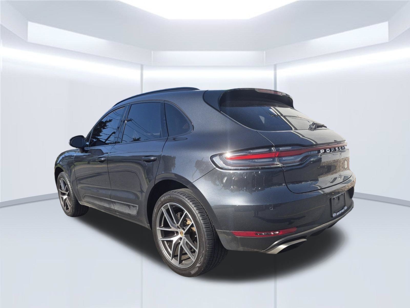 Used 2019 Porsche Macan AWD/4WD image 4