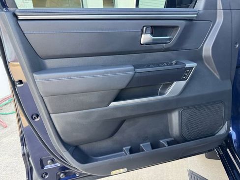 Used 2025 Toyota Sequoia Platinum image 4