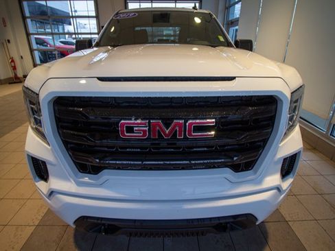 Certified 2019 GMC Sierra 1500 Elevation w/ Elevation Value Package image 3