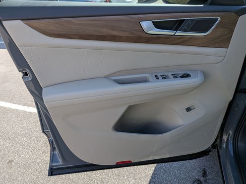 New 2026 Volkswagen Atlas SE image 11