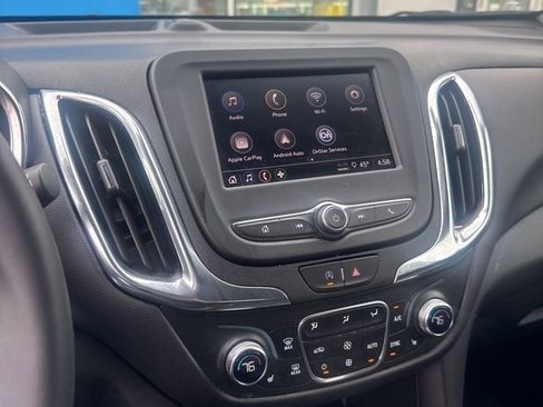 Used 2023 Chevrolet Equinox LT image 3