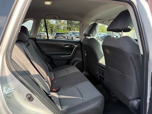 Used 2025 Toyota RAV4 XLE AWD/4WD image 10
