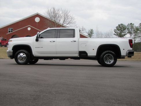 Used 2022 Chevrolet Silverado 3500 LTZ w/ LTZ Convenience Package image 5