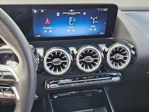 Used 2025 Mercedes-Benz GLA 250 image 15