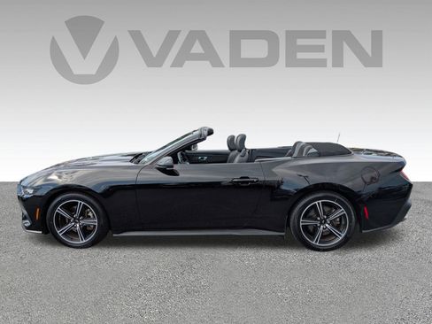 Used 2024 Ford Mustang Convertible image 27