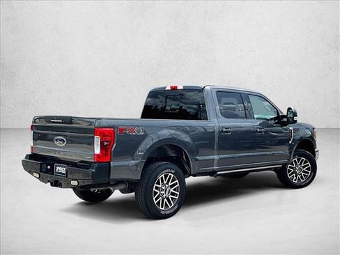 Used 2017 Ford F250 Lariat w/ Lariat Ultimate Package AWD/4WD image 2
