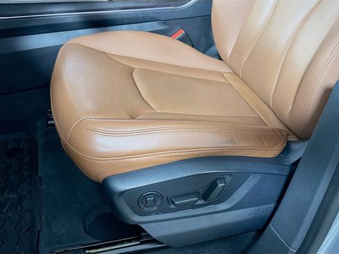 Used 2022 Audi Q8 Premium Plus w/ Premium Plus Package image 24