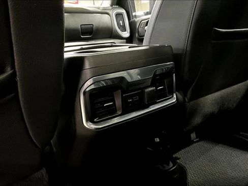 Used 2022 GMC Sierra 2500 Denali w/ Denali Black Diamond Edition AWD/4WD image 11
