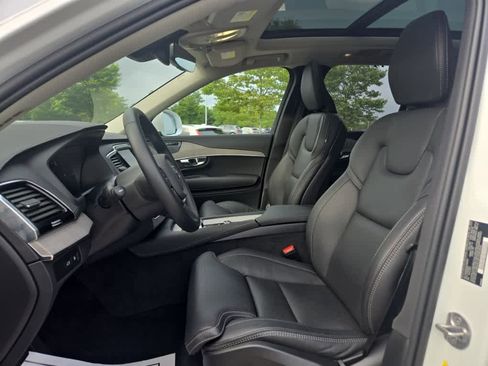Used 2025 Volvo XC90 T8 Ultra w/ Protection Package Premier image 13