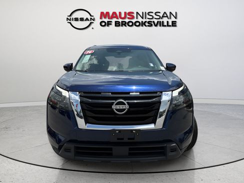 Certified 2024 Nissan Pathfinder SV FWD image 5