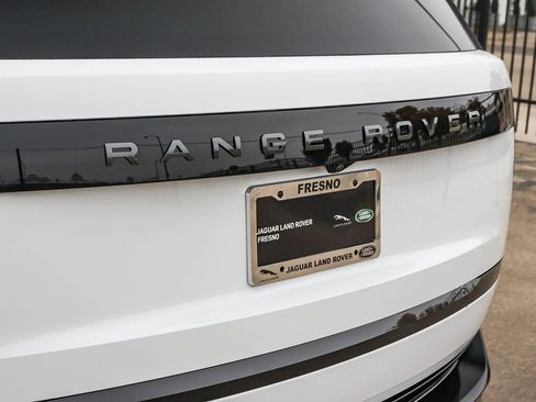 New 2025 Land Rover Range Rover SE image 12