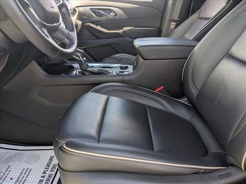 Used 2023 Chevrolet Traverse Premier image 16