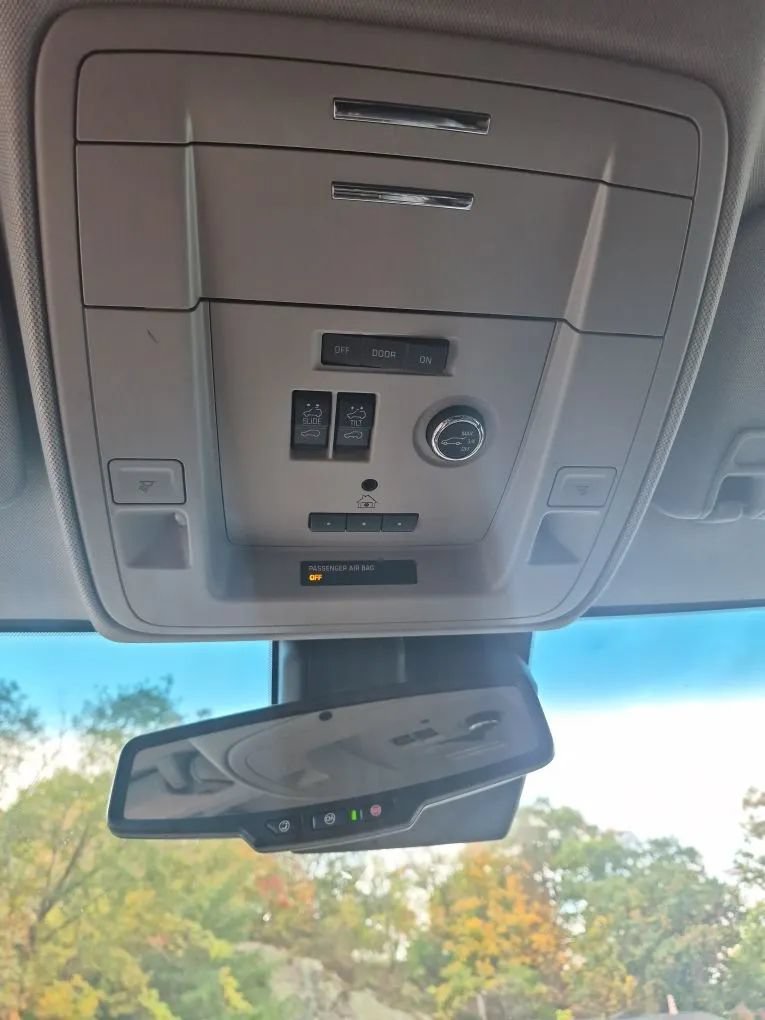 Used 2018 Chevrolet Tahoe LT AWD/4WD image 9