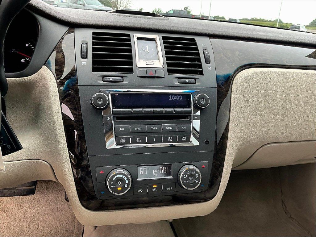 Used 2008 Cadillac DTS FWD image 17