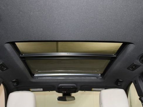 Used 2023 Cadillac XT6 Sport image 29