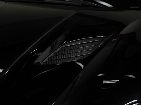 Used 2022 Aston Martin DBS Superleggera Volante RWD image 16