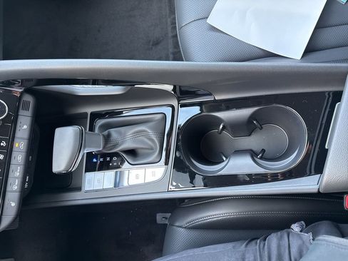 New 2026 Hyundai Elantra Limited image 29