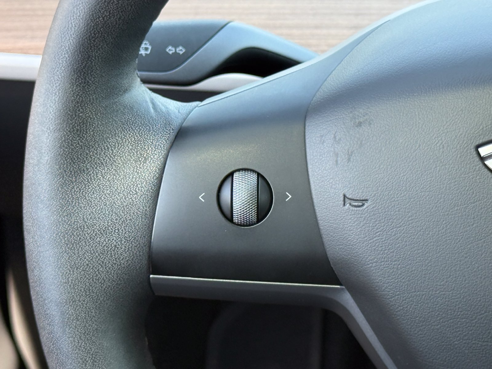 Used 2024 Tesla Model Y Long Range AWD/4WD image 12