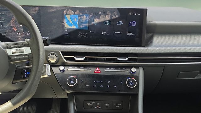 Used 2025 Hyundai Sonata SEL FWD image 11