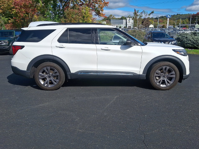 Used 2025 Ford Explorer Active w/ Active Comfort Package AWD/4WD image 15